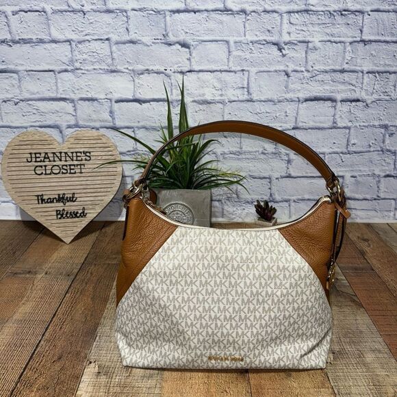 MICHAEL MICHAEL KORS
Signature Aria Large Shoulder Bag - Picture 7 of 14